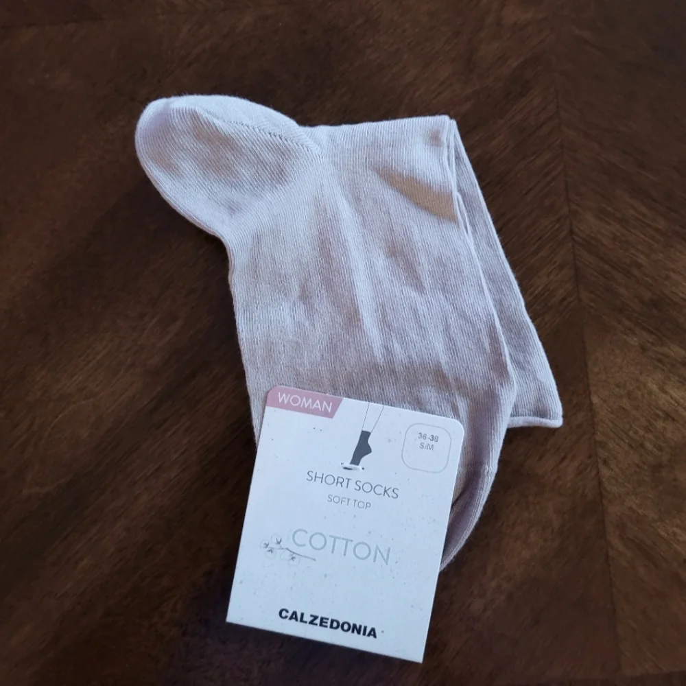 Calzedonia white Socks with Ripped Glittering Cuff and Heal New